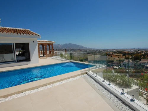 Villa for sale in Cerros del Aguila, Mijas Costa