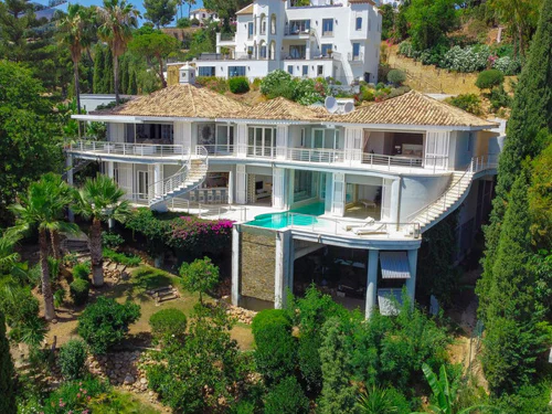 Villa for sale in El Madroñal, Benahavis