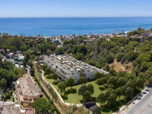 Penthouse for sale in Elviria, Marbella East