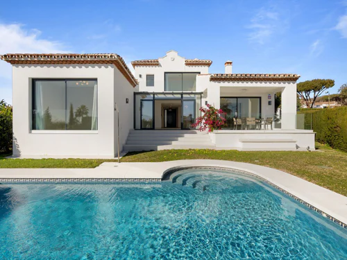 Villa for sale in Elviria, Marbella East