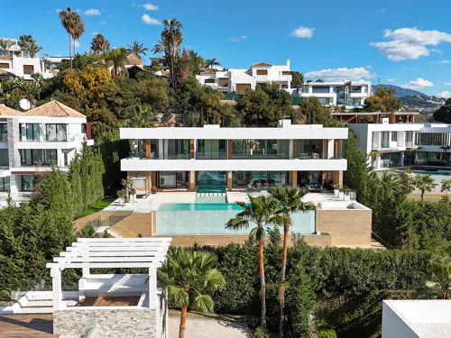 Villa for sale in Benahavis
