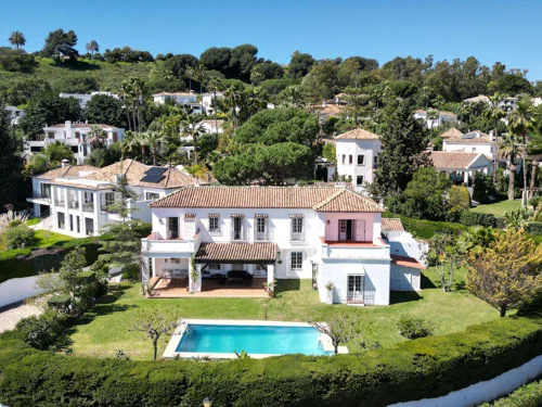 Villa for sale in Nueva Andalucia, Marbella