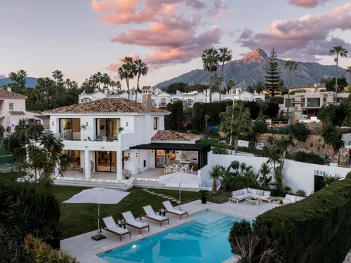 Villa for sale in Nueva Andalucia, Marbella