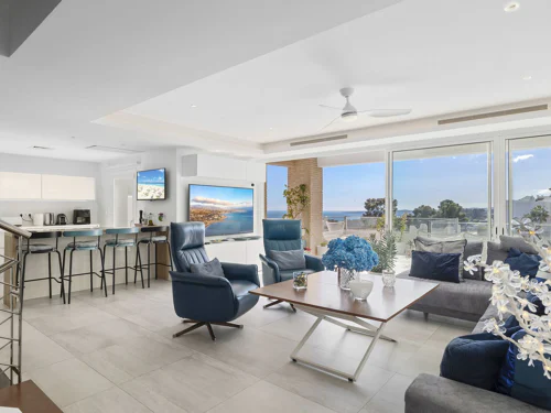 Villa for sale in Benalmadena