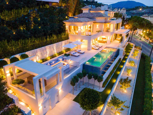 Villa for sale in La Quinta, Benahavis