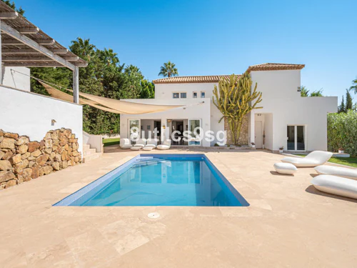 Villa for sale in Nueva Andalucia, Marbella