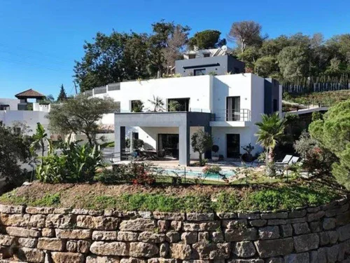 Villa for sale in Elviria, Marbella East