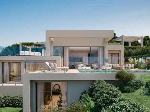 Villa with panoramic views located in a gated community with 24 hour security. Sea views.