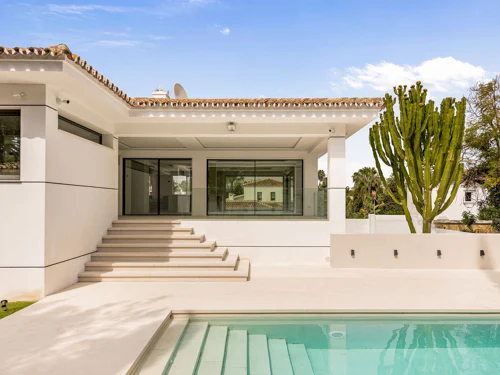 Villa for sale in Guadalmina Alta, San Pedro de Alcantara