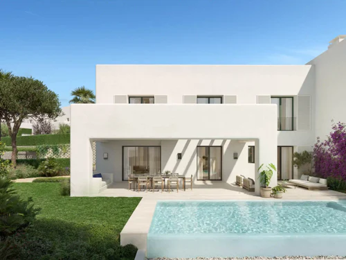Semi Detached Villa for sale in Sotogrande