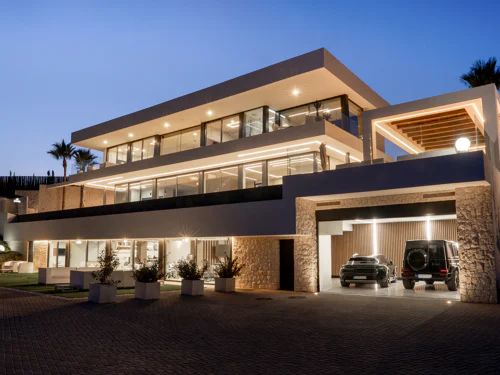 Villa for sale in Benahavis