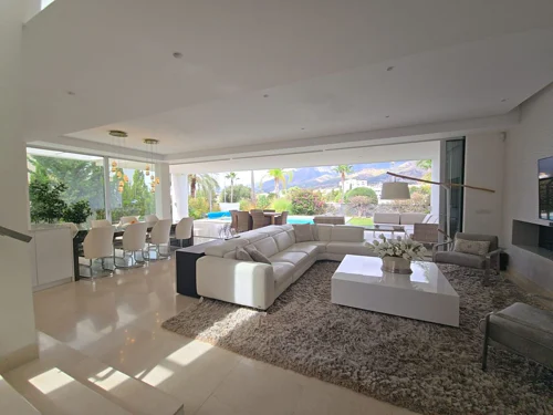 Villa for sale in Rio Real, Marbella East
