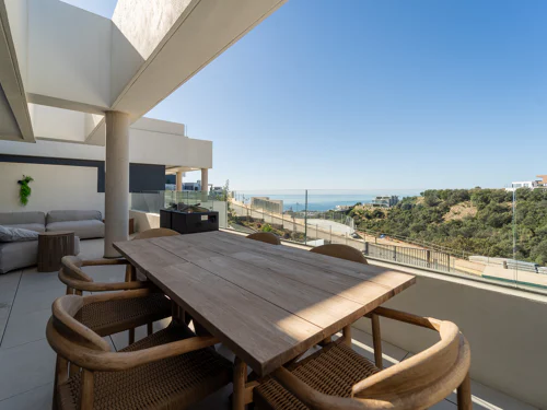 Apartment for long term rent in Los Altos de los Monteros, Marbella East