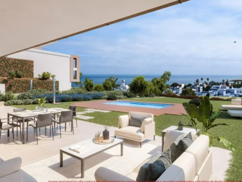 Ground Floor Apartment for sale in La Resina Golf, Estepona East