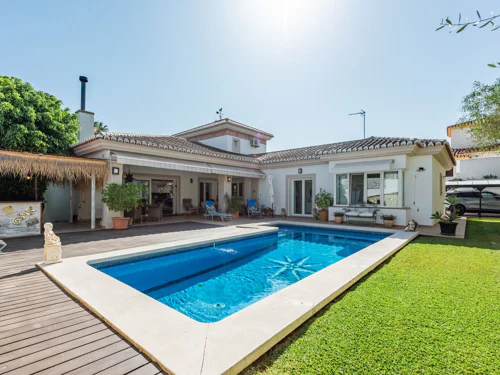 Villa for sale in Sierrezuela, Mijas Costa