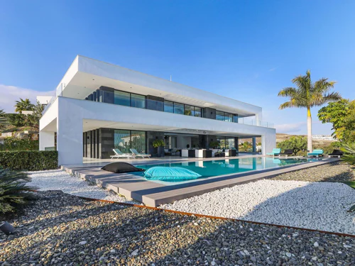 Villa for sale in Los Flamingos, Benahavis