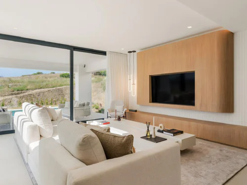 Villa for sale in Estepona West