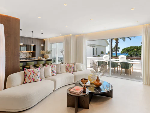 Apartment for sale in Los Monteros Palm Beach, Marbella East