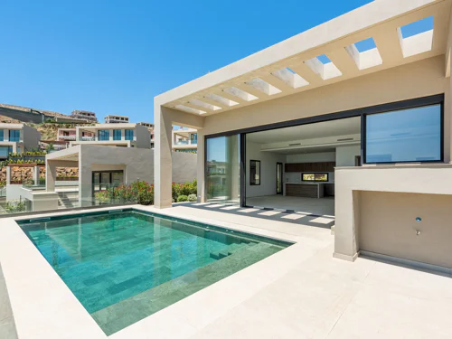 Villa for sale in Benahavis