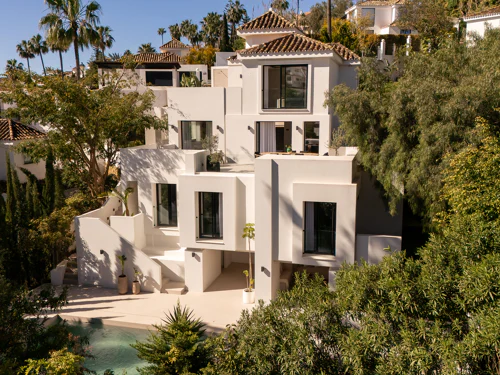 Villa for sale in Los Naranjos Hill Club, Nueva Andalucia