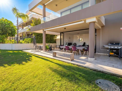 Ground Floor Apartment for sale in Cabopino, Marbella East