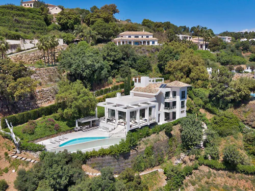 Villa for sale in Benahavis