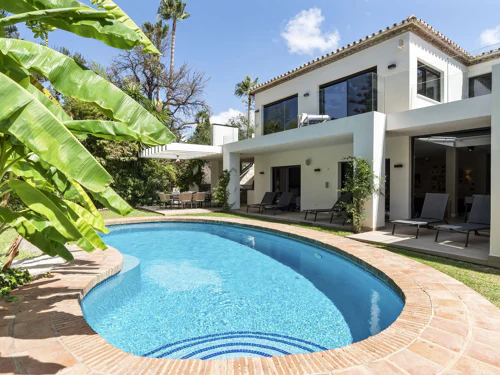 Villa for sale in Marbella East