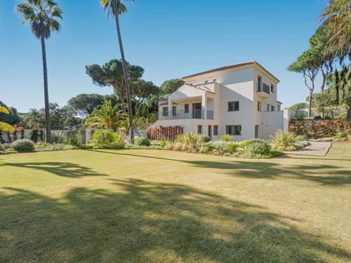 Villa for sale in Hacienda las Chapas, Marbella East