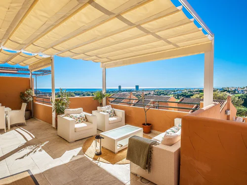 Penthouse for sale in Elviria, Marbella East