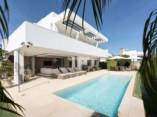 Villa for sale in San Pedro de Alcantara