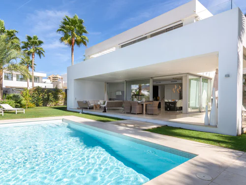 Villa for sale in Rio Real, Marbella East