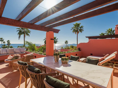 Luxurious Beachfront Penthouse in Estepona's Prestigious Cabo Bermejo