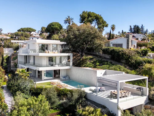 Villa for sale in Elviria, Marbella East