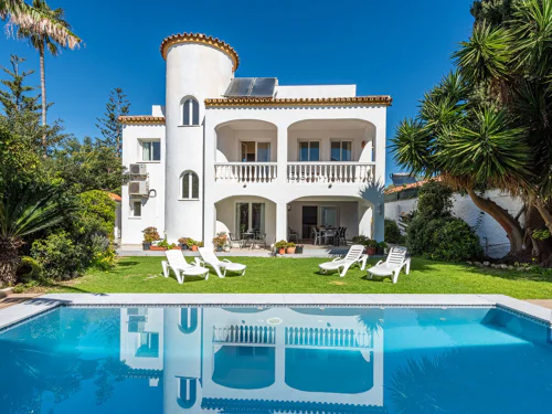 Villa for sale in San Pedro de Alcantara