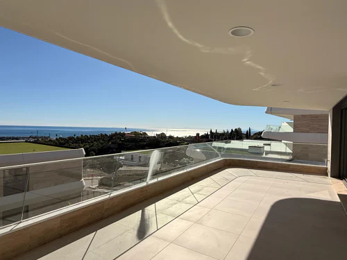 Apartment for sale in New Golden Mile, Estepona East