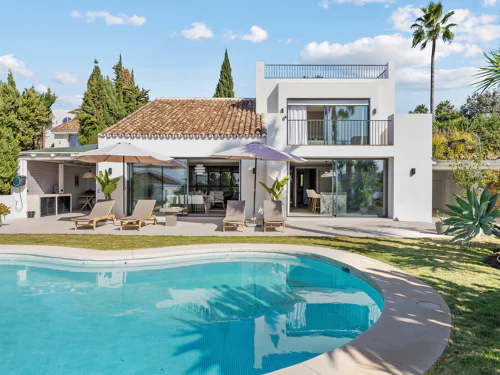 Villa for sale in Nueva Andalucia, Marbella