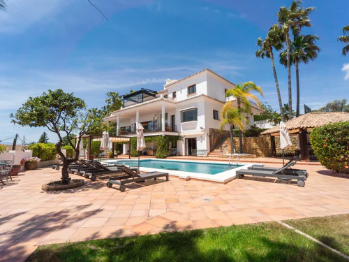 Villa for sale in El Rosario, Marbella East