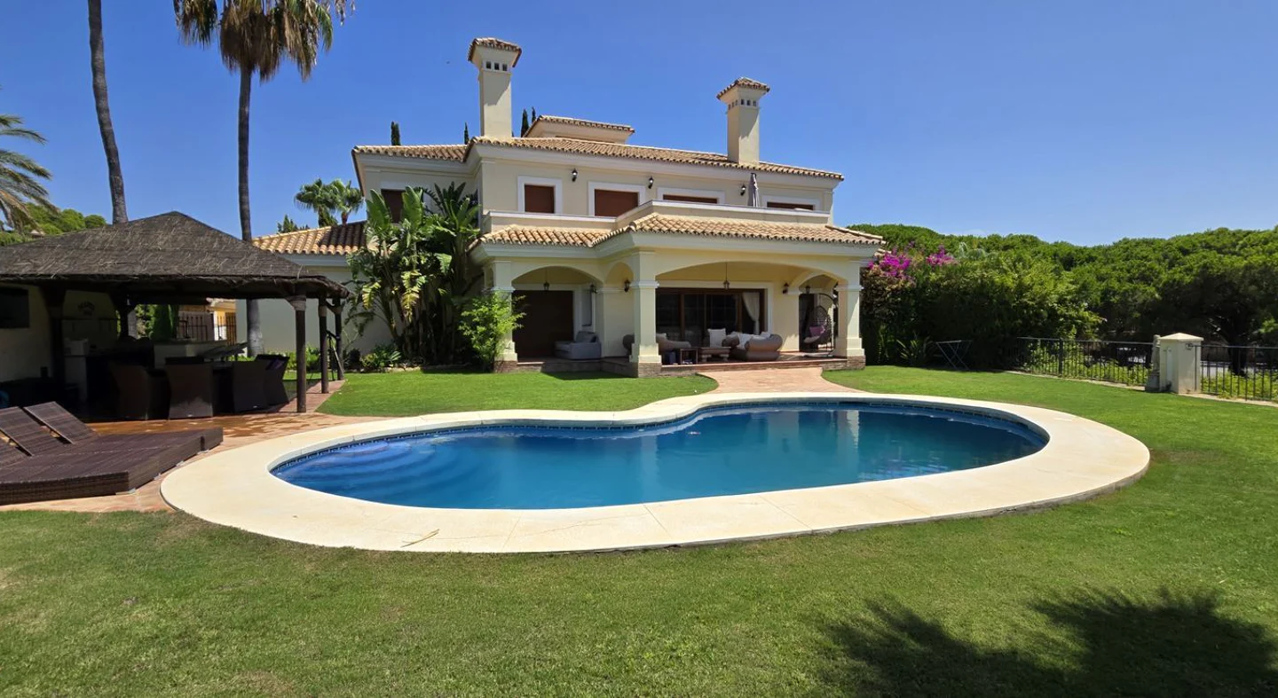 Villa en venta en Calahonda, Mijas Costa