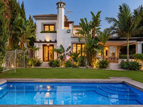 Villa for sale in Estepona