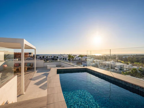 Penthouse for sale in Santa Clara, Marbella East