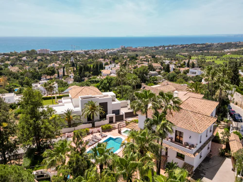 Villa for sale in El Rosario, Marbella East