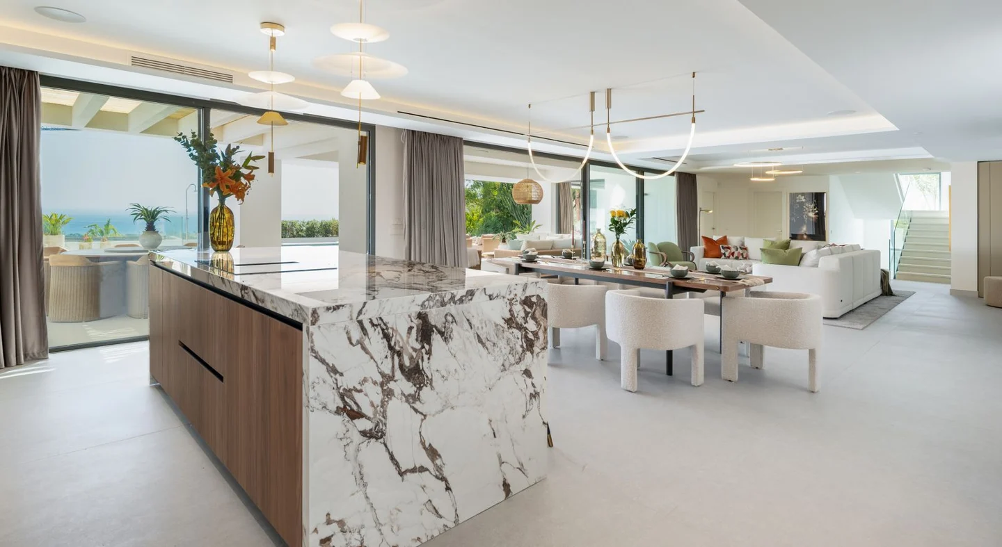 Villa for sale in Elviria, Marbella Este