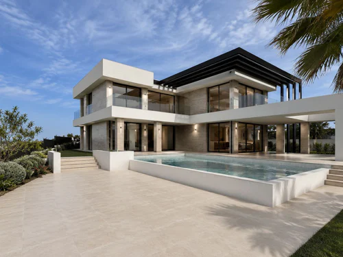 Villa for sale in Estepona