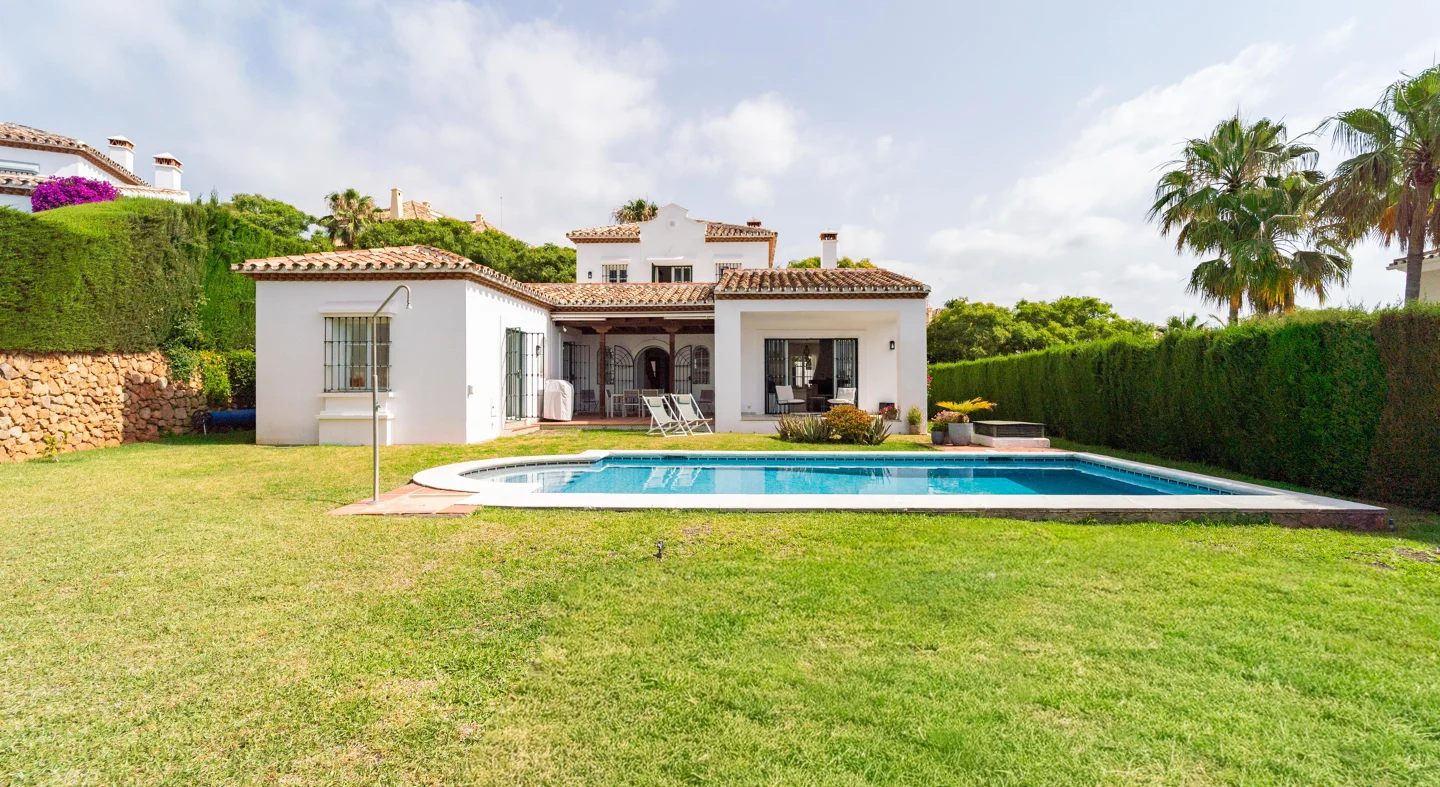 Villa for sale in Elviria, Marbella Este