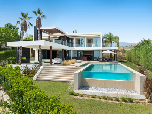 Villa for sale in Los Flamingos, Benahavis