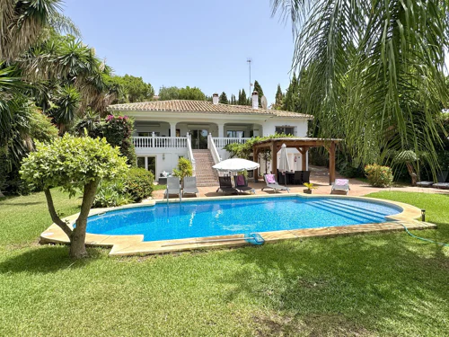 Villa for sale in Sierrezuela, Mijas Costa