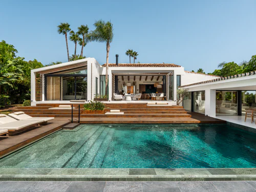 Villa for sale in Los Naranjos Golf, Nueva Andalucia