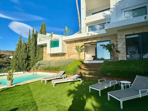 Villa for sale in Marbella East