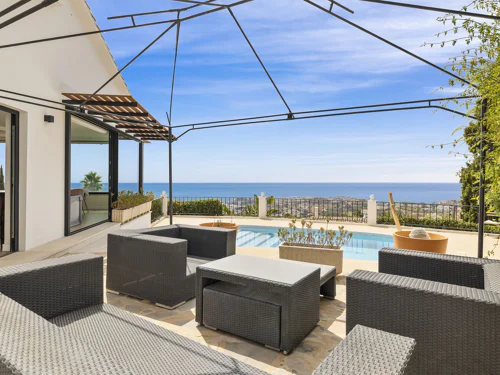 Villa for sale in Benalmadena