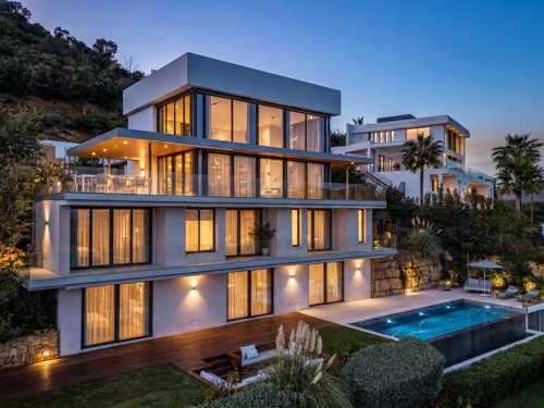 Villa for sale in La Mairena, Marbella East